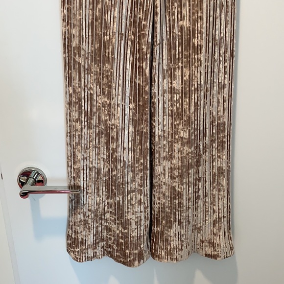 Black Halo - Shimmery velvet champagne jumpsuit - Picture 3 of 10